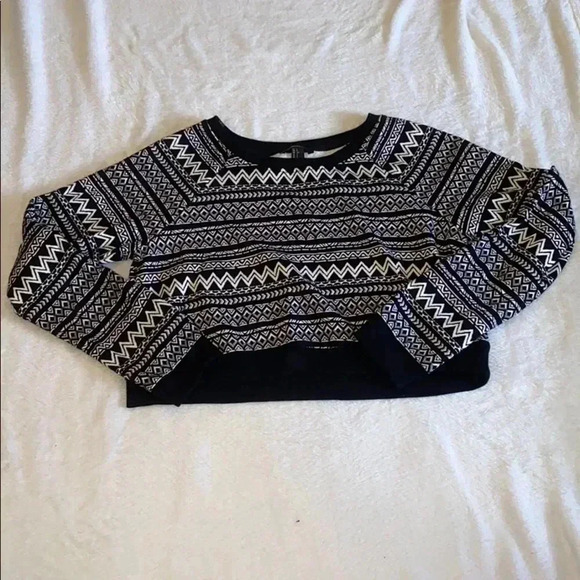 Forever 21 Cropped Long Sleeve - Picture 1 of 3